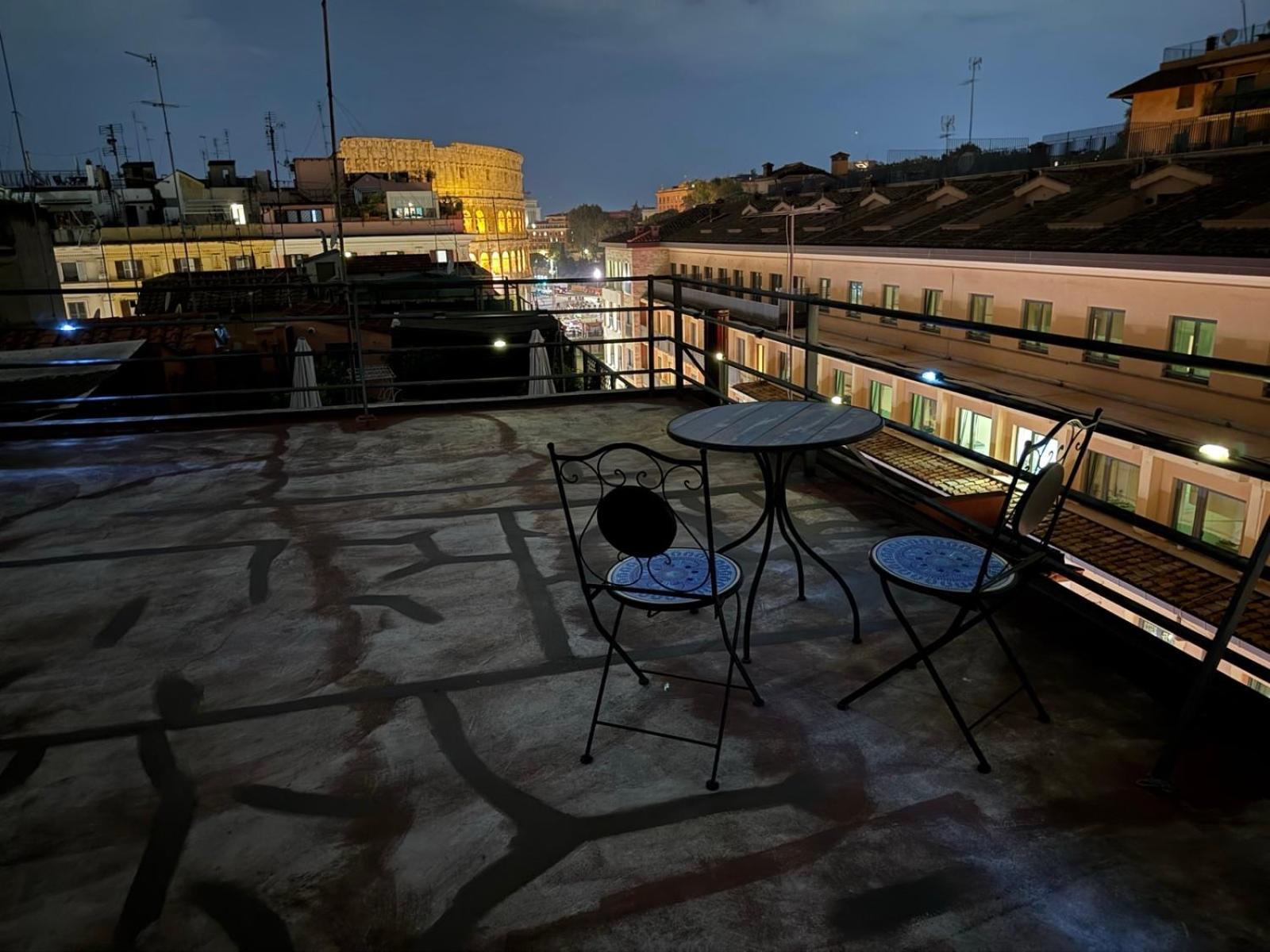 Attico Loft & Rooftop Colosseo Rome Extérieur photo